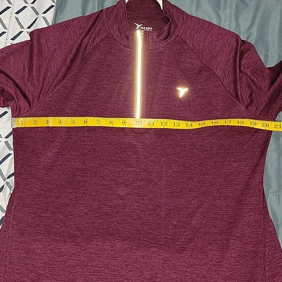 Old Navy Active Go-Dry Quarter Zip Performance Top - Picture 9 of 10